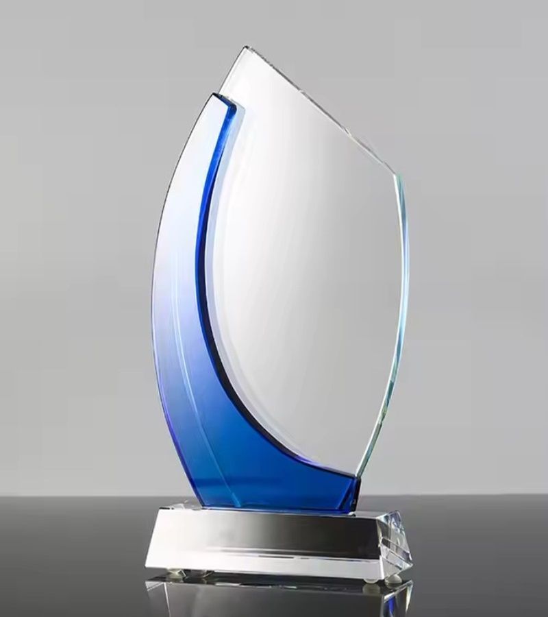 Trophy shield with blue